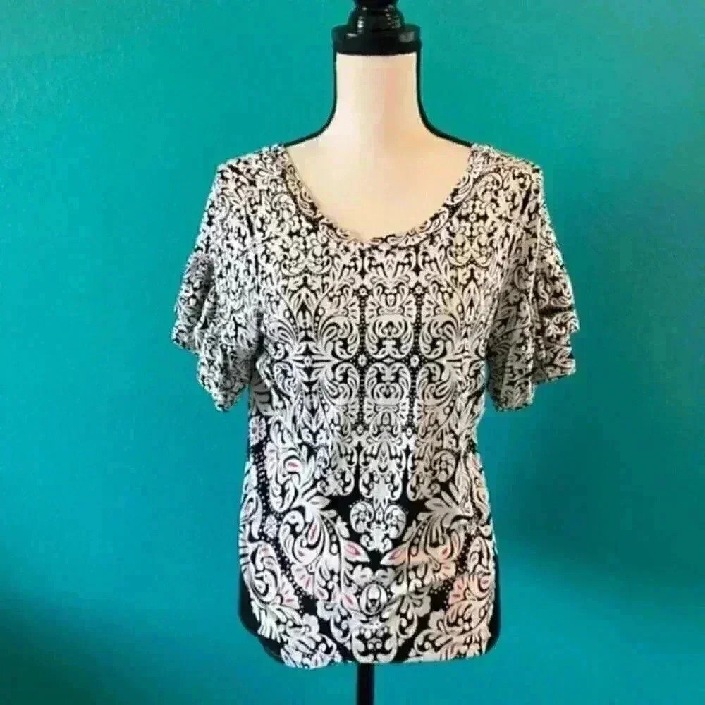 ⭐️ Fever shirt in size small